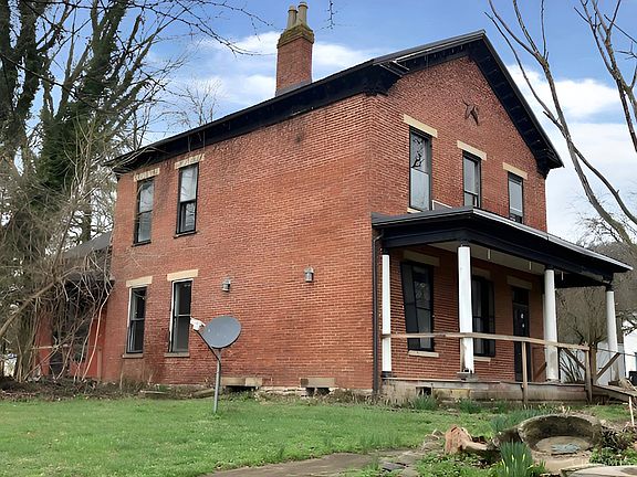 2nd image of 208 Main St