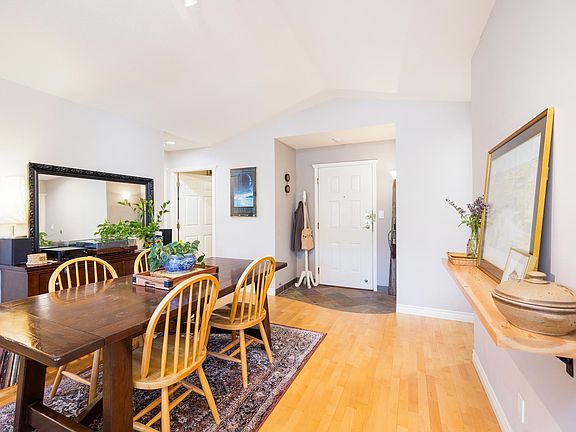5th image of 1528 Bowser Ave #303