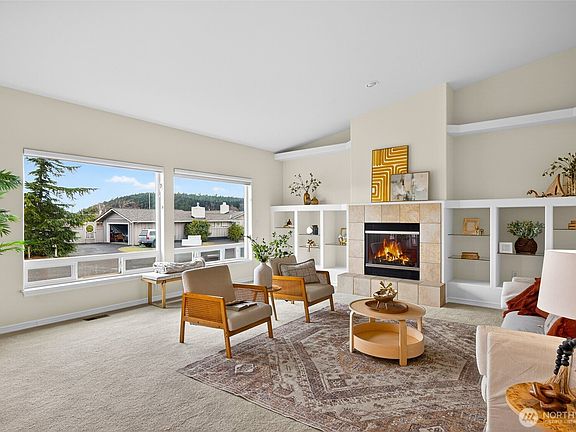 5th image of 5208 Doon Way