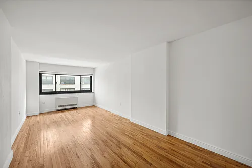 295 Park Ave S Photo 1