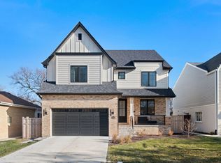 835 S Ashland Ave, La Grange, IL 60525