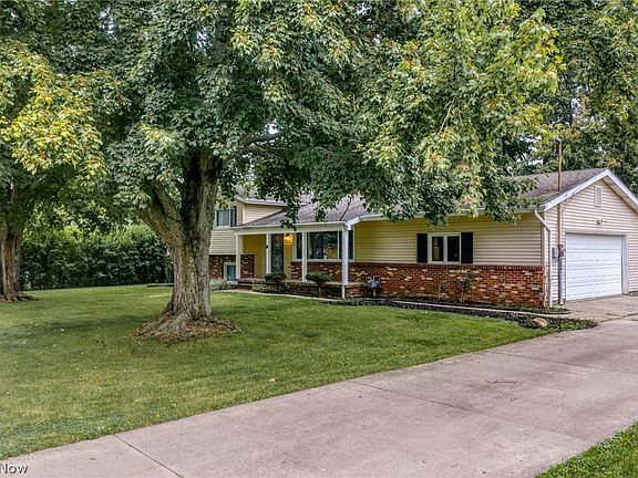 2nd image of 42650 Adelbert St