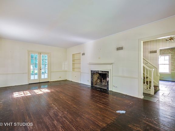 2nd image of 2225 Thornwood Ave