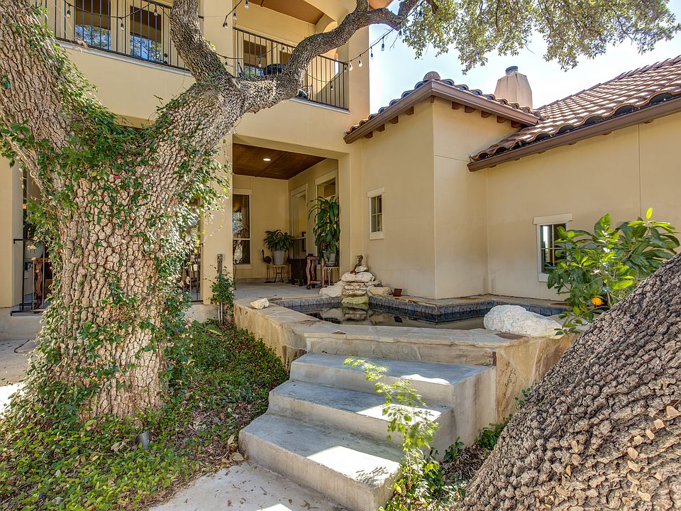 1st image of 8132 Colonial Woods