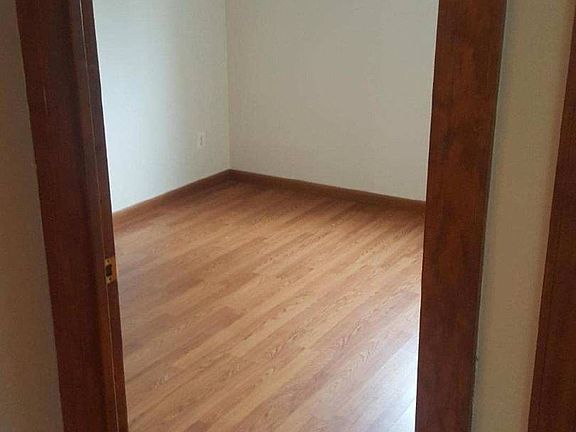 4th image of 56 Regis Dr