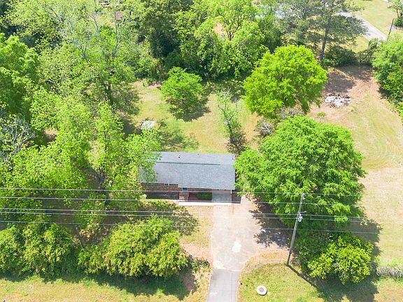 4th image of 837 Beverly Rd