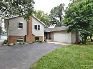 2N323 Landrose Ln, Maple Park, IL 60151