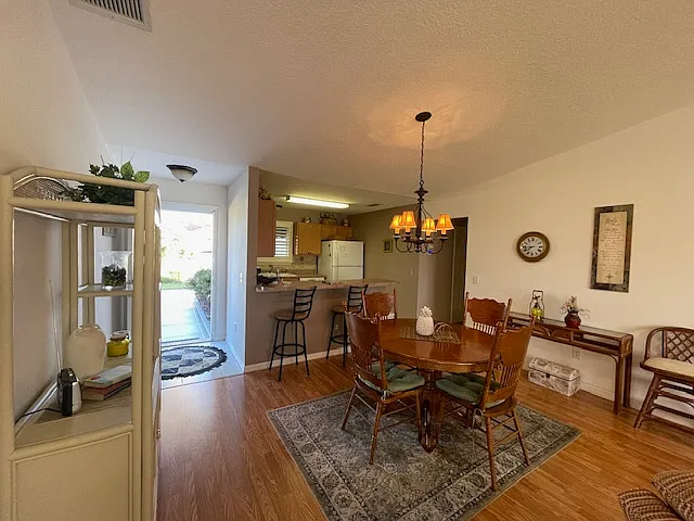 445 Corbett Dr — Photo 2
