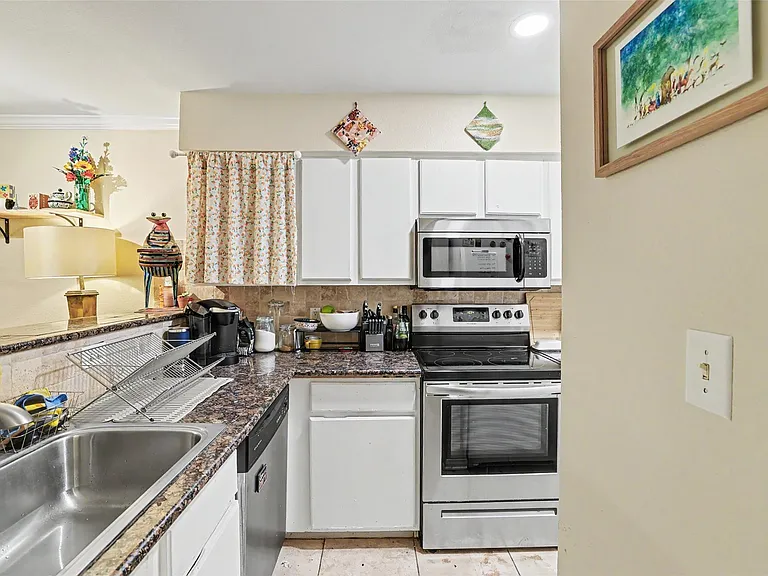 501 W 26th St #210 — Photo 21