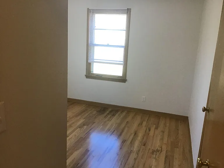 5721 Lafayette Ave — Photo 3