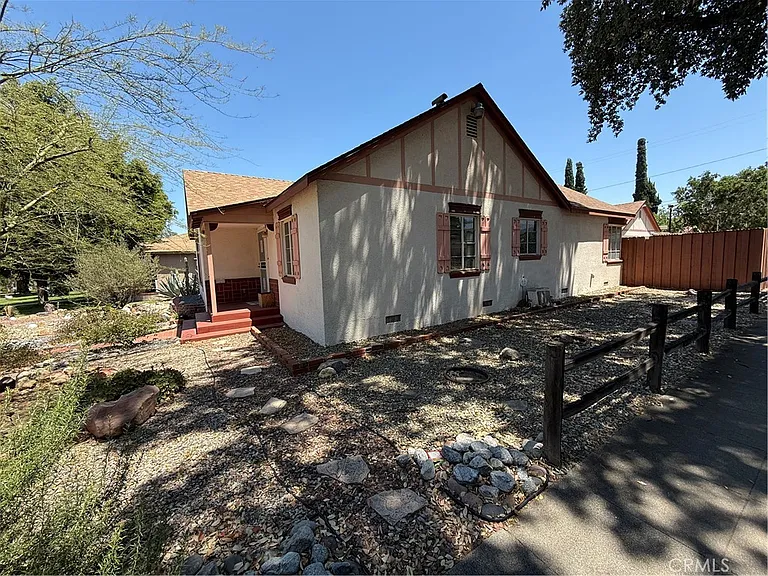 929 E Grand Blvd — Photo 21