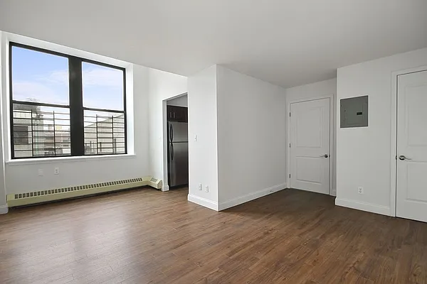 Rented by JMR Property Advisors | media 20