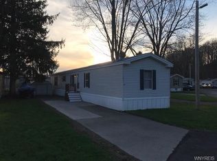 2054 Hemstreet Rd, East Aurora, NY 14052