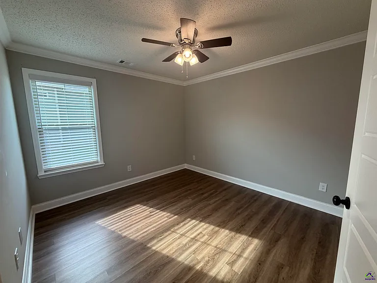 521 Edgarton Way — Photo 14