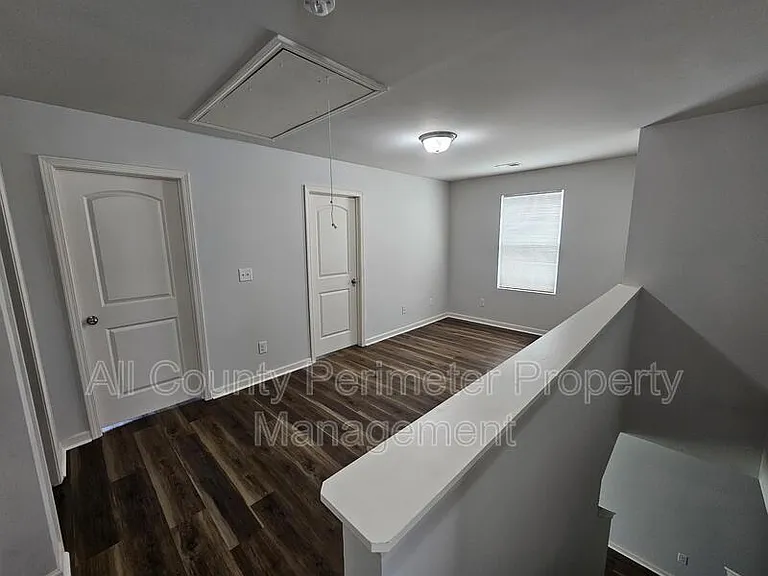 316 Freeman Cir — Photo 12