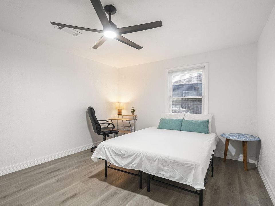 Full furnished comfortable bedroom w/ all amenities.