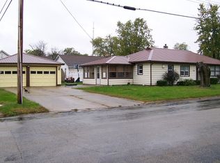 520 N Beech St, Forrest, IL 61741