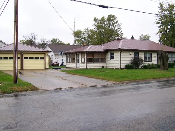 520 N Beech St, Forrest, IL 61741