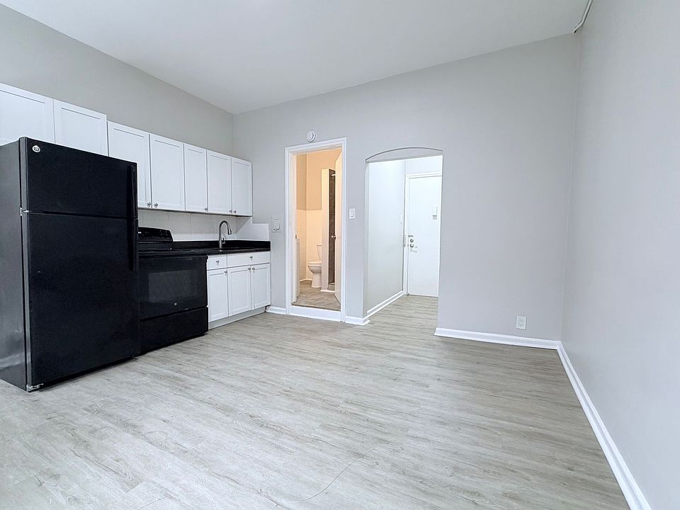 2nd image of 3943-45 W 26th St #6