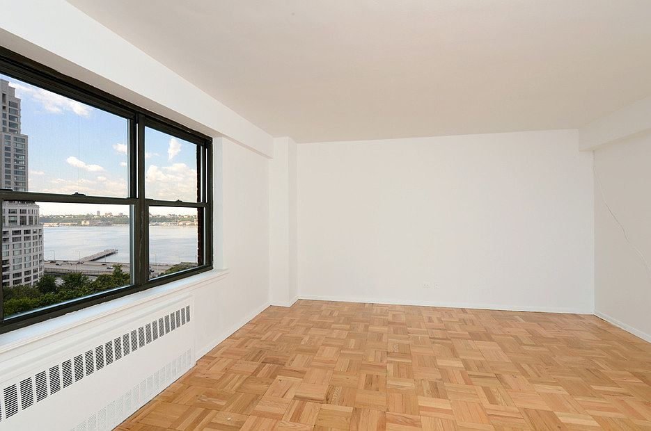 2nd image of 11 Riverside Dr APT 13GW