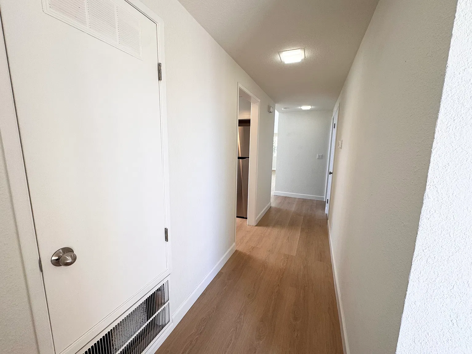 4 bed, 1628 sqft, $4,900 — Photo 2