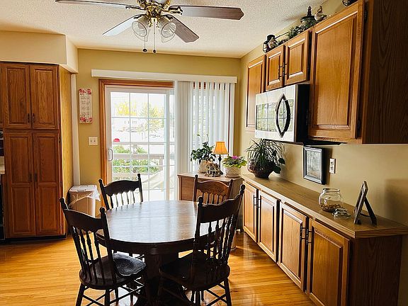 Extra kitchen cabineta