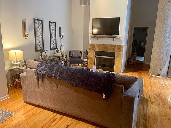 2nd image of 758 N Larrabee St APT 228