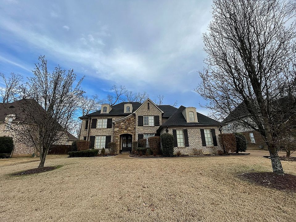 1st image of 1036 E Old Hearthstone Ln