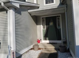 202 Brookes Lndg #202, Killingly, CT 06239