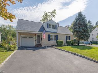 6 Cayuga Rd, Cranford, NJ 07016