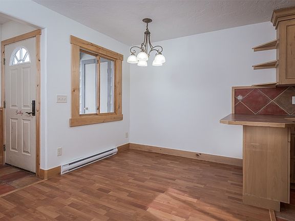 5th image of 2 Cedar Court UNIT -