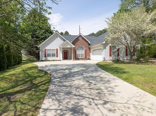 1635 Round Rd, Grayson, GA 30017