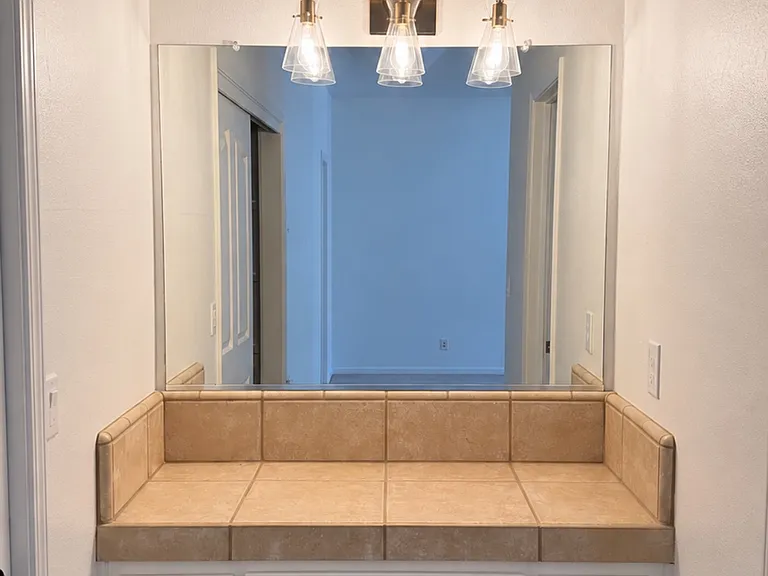 1555 Taylor Ln — Photo 16