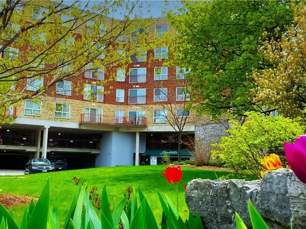 20 Saint George St #404, Kitchener, ON N2G 2S7