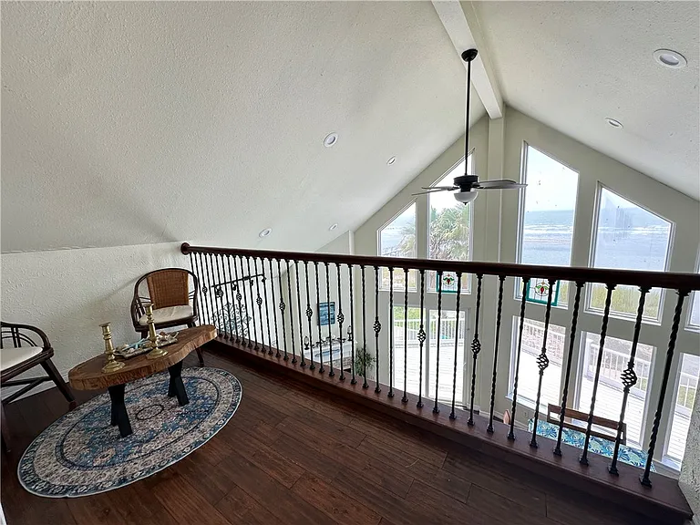 130 Causeway St — Photo 33