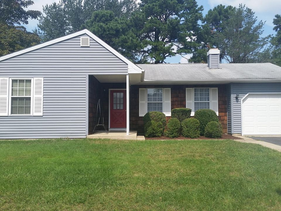 1st image of 1 Brooklane Court