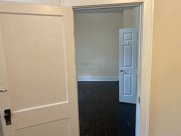 4th image of 560 E High St #1