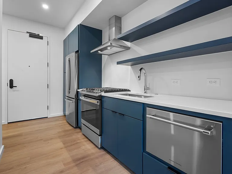 500 Merritt Ave #207 — Photo 11