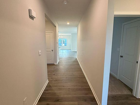 5th image of 413 Helena Dr