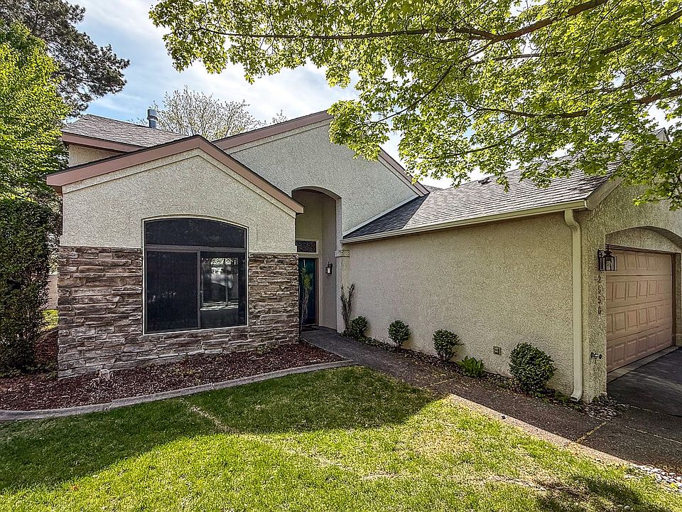1st image of 2556 Prestwick Dr