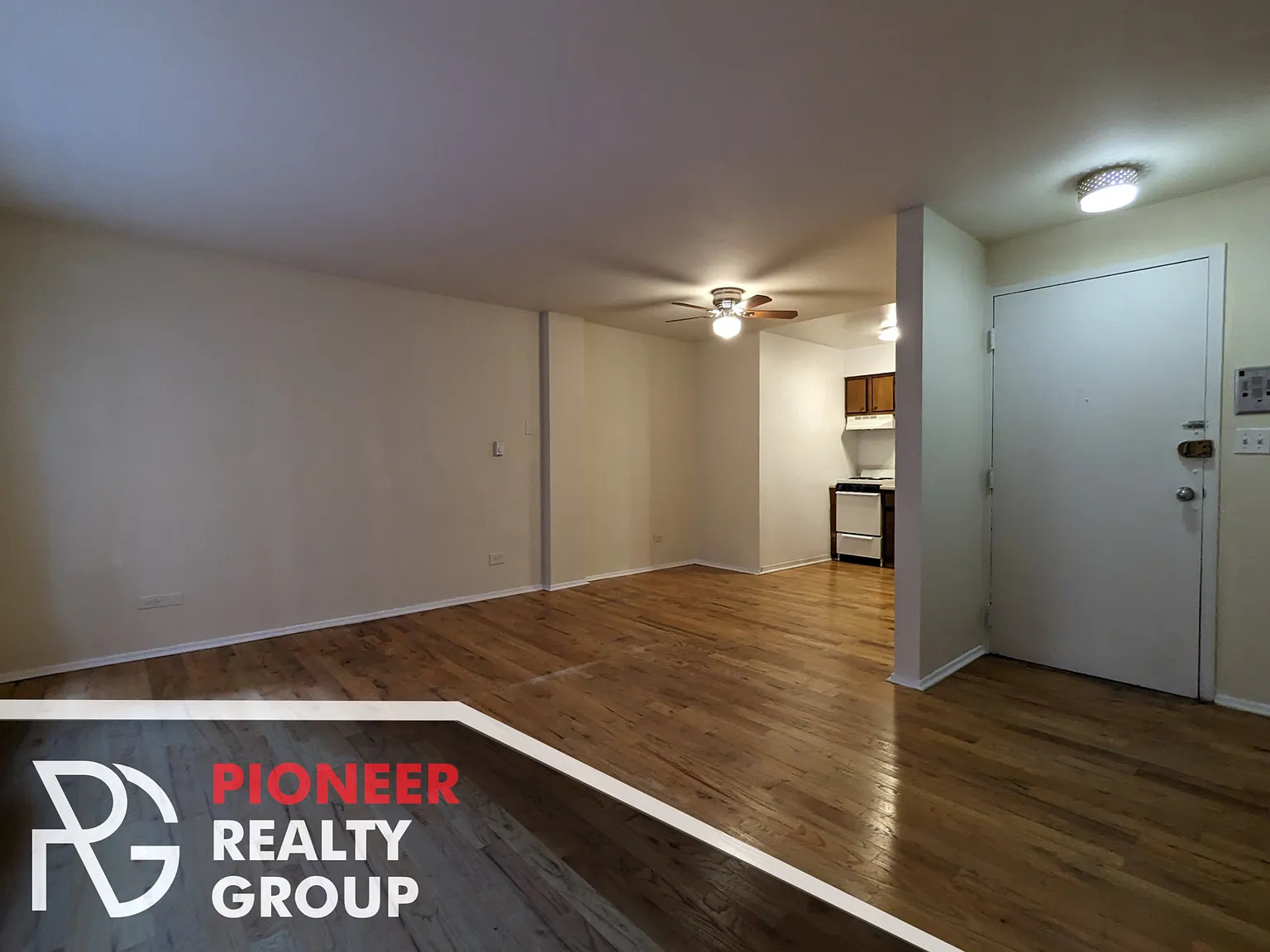 Studio, 400 sqft, $1,695 — Photo 3