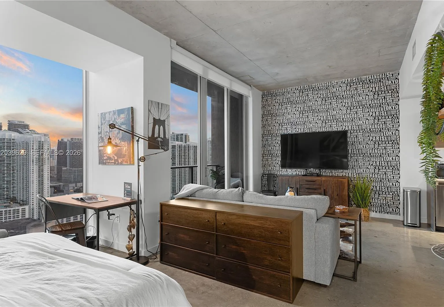 Centro Condo — Photo 2