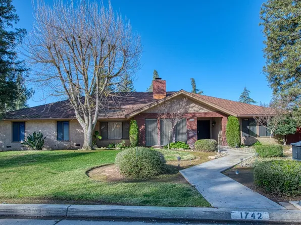 1742 S Waverly Ln, Fresno, CA 93727