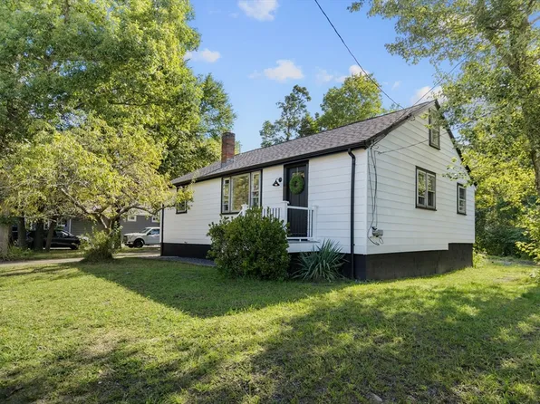 585 South St, Holbrook, MA 02343