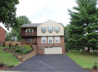 5450 Glen Hill Dr, Bethel Park, PA 15102
