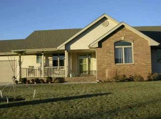 506 Rosewood Dr, Hesston, KS 67062