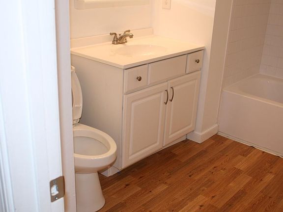 Upstairs Full Bath