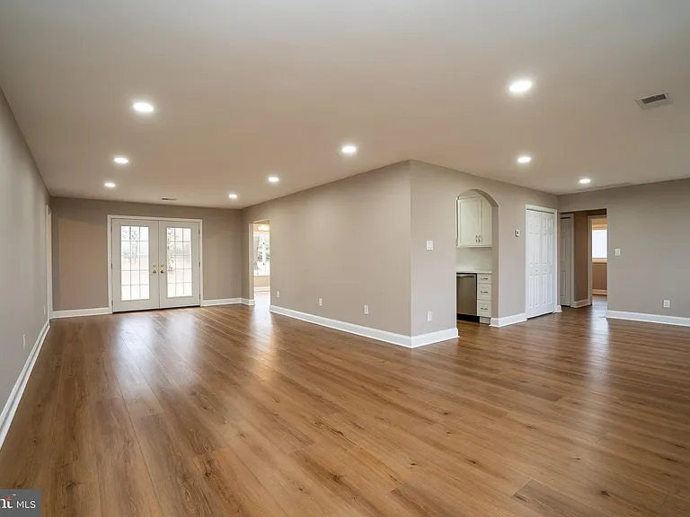 127 Kendall Rd — Photo 10