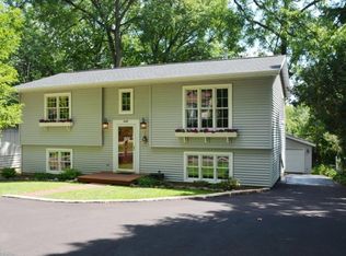 685 Jackson Pkwy, Williams Bay, WI 53191