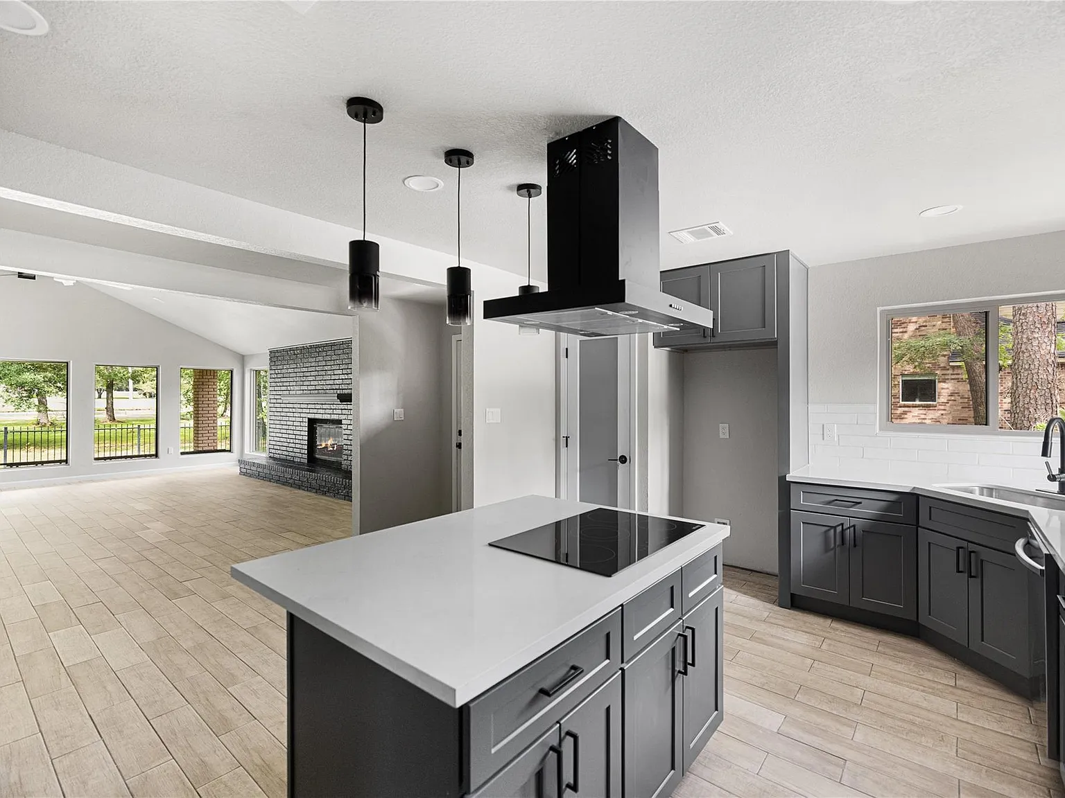 2 bed, 2.0 bath, 1814 sqft, $2,295 — Photo 4